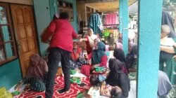 Terungkap Modus Sosialisasi Palsu di Bawean, Kerudung Gratis Jadi Umpan Penjualan Selang Gas Mahal