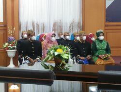 Terobosan DPRD Gresik, 18 Pasangan Warga Kurang Mampu Menikah di Gedung DPRD