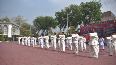 Jelang Pilkada Serentak 2024, Personil Polres Gresik Gelar Latihan Beladiri
