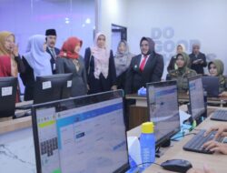 Plt Bupati Gresik Tinjau Command Center, Pastikan Layanan Kedaruratan Masyarakat Berjalan Optimal