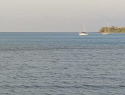 Jelang Pelaksanaan Sail To Indonesia 2024, Kapal Yacht Asing Mulai Merapat ke Bawean