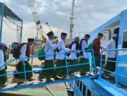Libur Ramadhan, Ratusan Santri Bawean Pulang Kampung, Pemkab Gresik Subsidi Tiket Kapal
