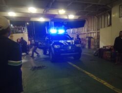 Lagi Asik Nyabu, Oknum Kades di Bawean Dibekuk Polisi 