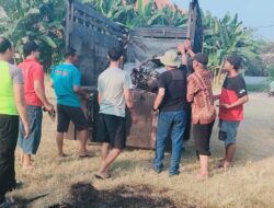 Maling Motor di Driyorejo Babak Belur Dihajar massa, Motor Dibakar