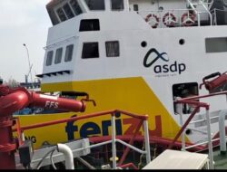 Pasca Insiden Kebaran, 220 Penumpang KMP Gili Iyang Berhasil Dievakuasi ke Pelabuhan Gresik 