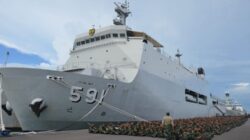 Krisis Sembako, Gubernur Jatim Bantu Kapal KRI Kirim Logistik ke Bawean