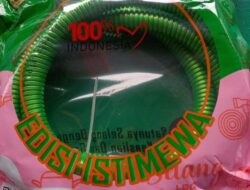 Warga Pulau Bawean Resah, Modus Bagi Jilbab Berujung Penjualan Selang Gas Harga Tak Wajar